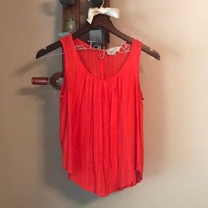 Sweet Wanderer sleeveless top
